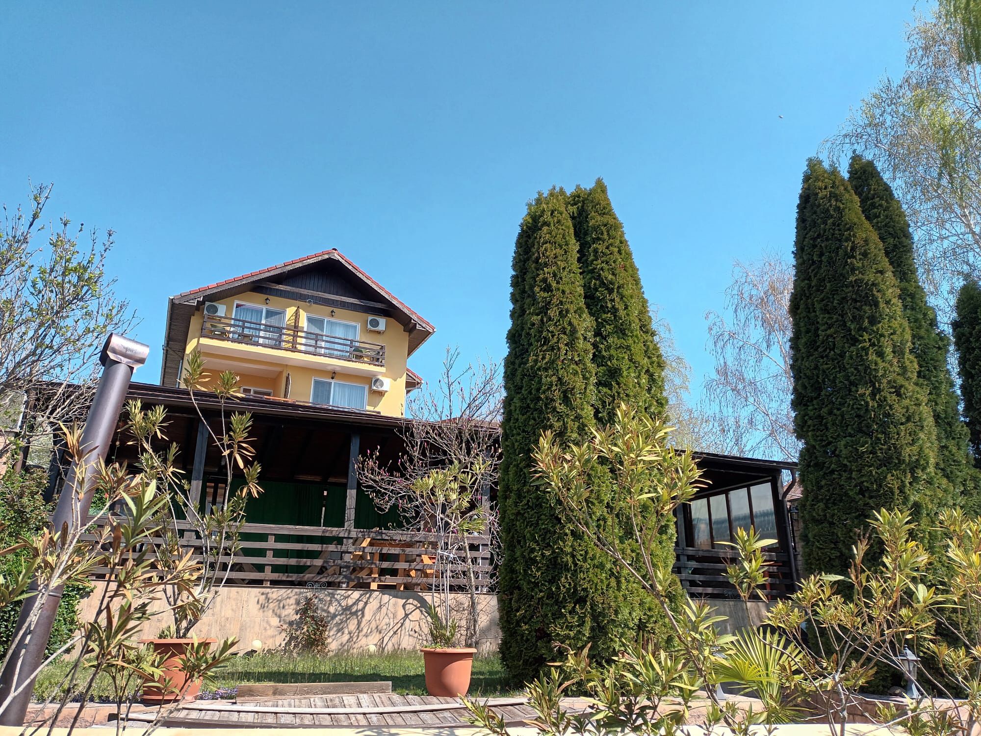 Terasă cu vedere la Dunăre